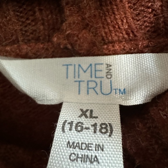 Women’s Cowl Neck Tunic Sweater by Time and True - Picture 2 of 3